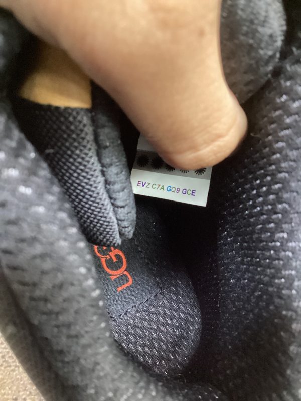 Shoes Sneakers By Ugg In Black, Size: 9 Hot on Sale - Image 5